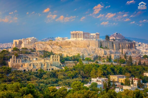 Đa số các trường quốc tế ở Hy Lạp tập trung hầu hết ở thủ đô Athens.