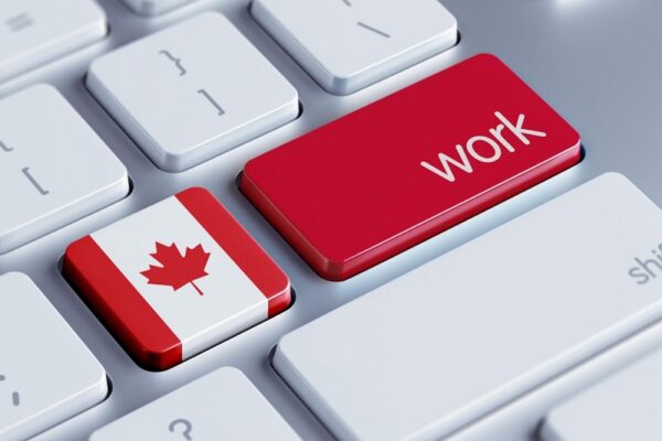 CÔNG DÂN VIỆT NAM CÓ THỂ XIN GIẤY PHÉP LAO ĐỘNG TẠI CANADA MÀ KHÔNG CẦN LMIA!